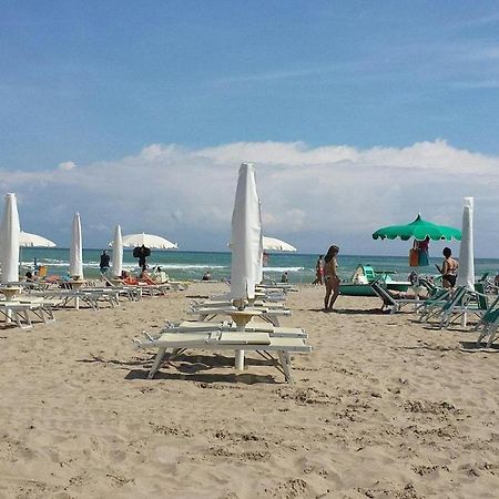 ריצ'יונה Hotel Pigalle מראה חיצוני תמונה