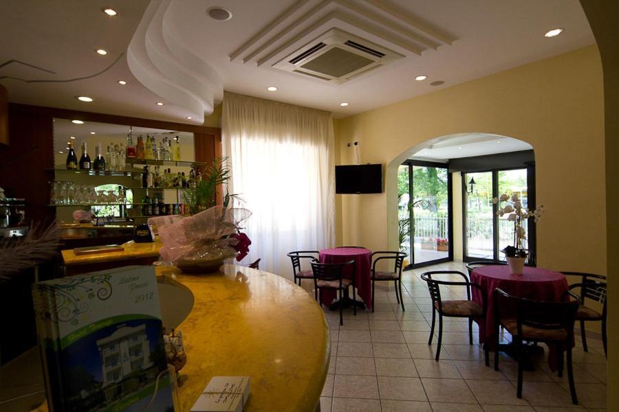 ריצ'יונה Hotel Pigalle מראה חיצוני תמונה